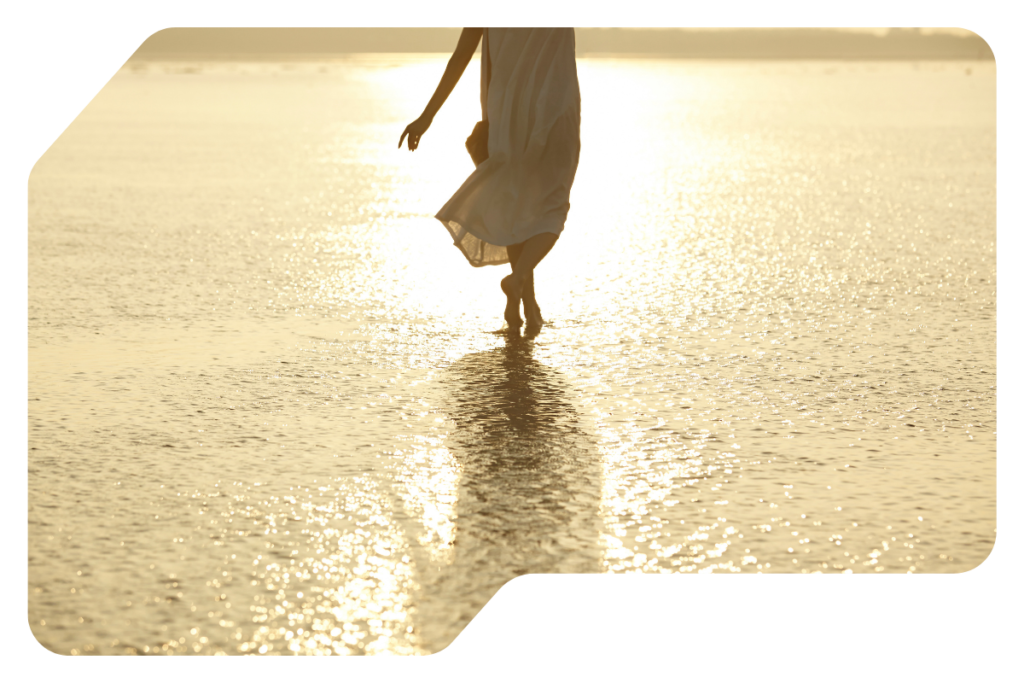 海、女性